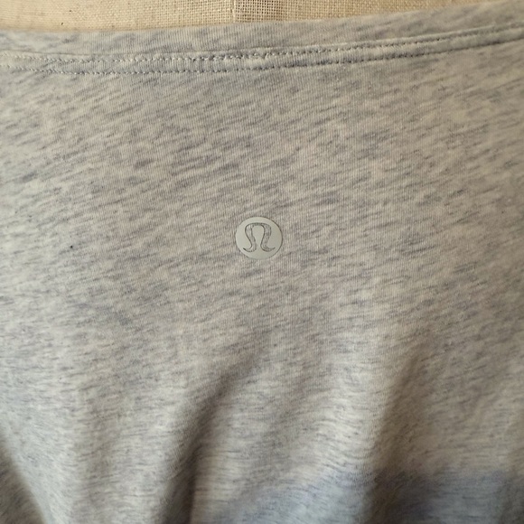 Lululemon Back In Action Long Sleeve Top Size 8 - Picture 5 of 7